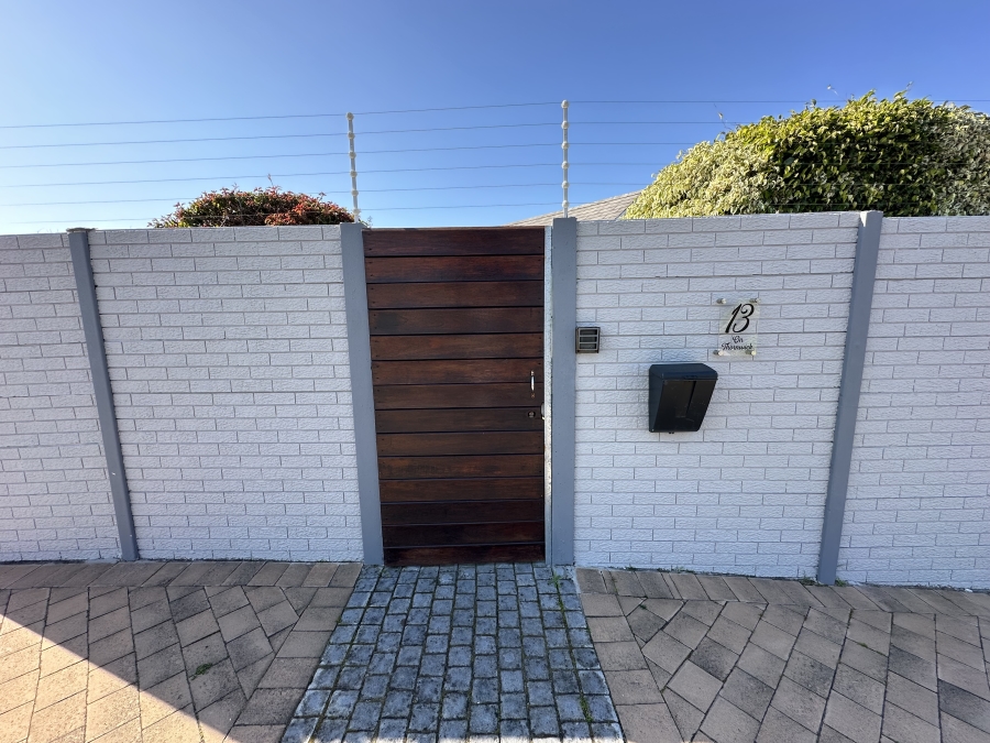To Let 3 Bedroom Property for Rent in Plumstead Western Cape